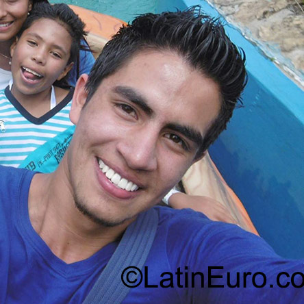 Date this stunning Colombia man Esteven from Bogota CO17936