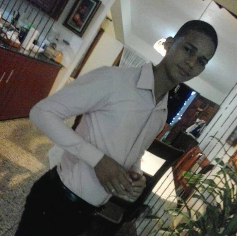 Date this nice looking Dominican Republic man Wellington from Santo Domingo DO23086