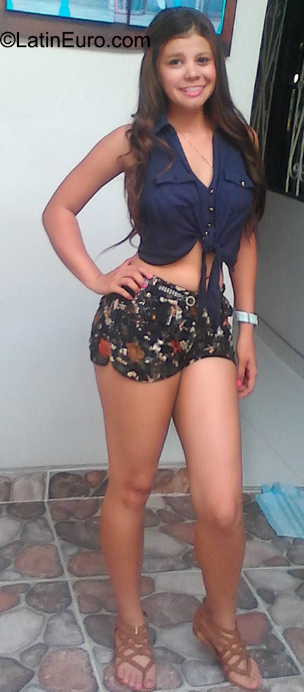 Date this charming Colombia girl Erika from Bogota CO18016