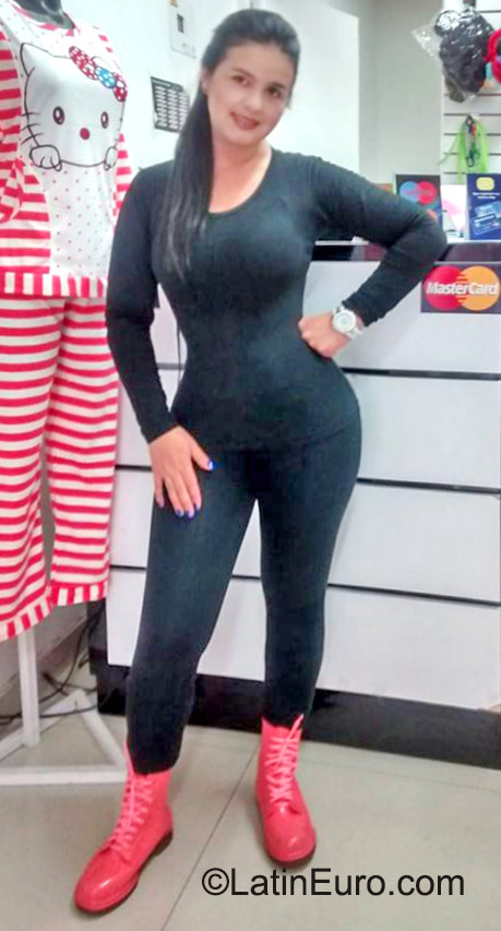 Date this funny Colombia girl Sara from Bogota CO18021