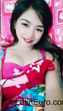 Date this passionate Philippines girl Hershie from Quezon City PH813