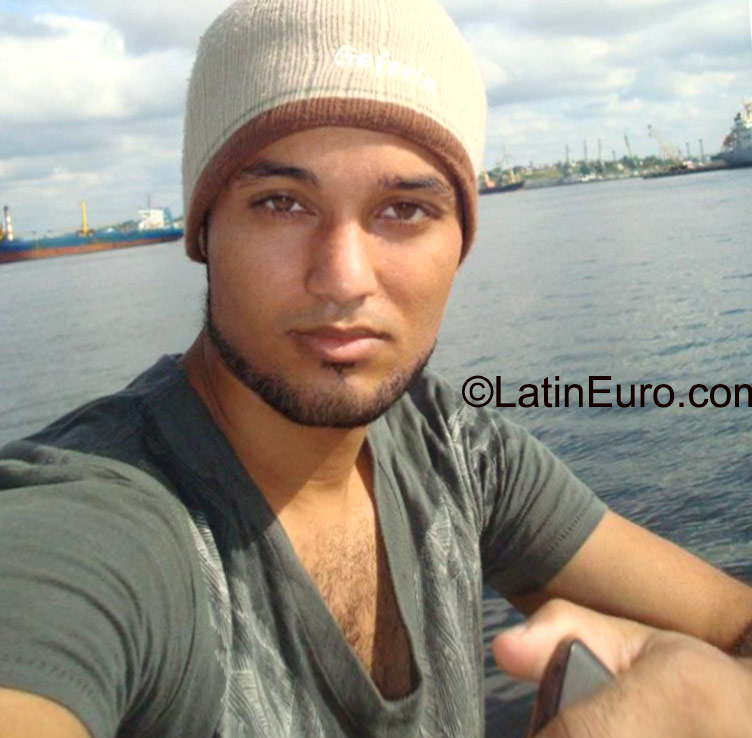Date this lovely Dominican Republic man Manuel from Punta Cana DO23485