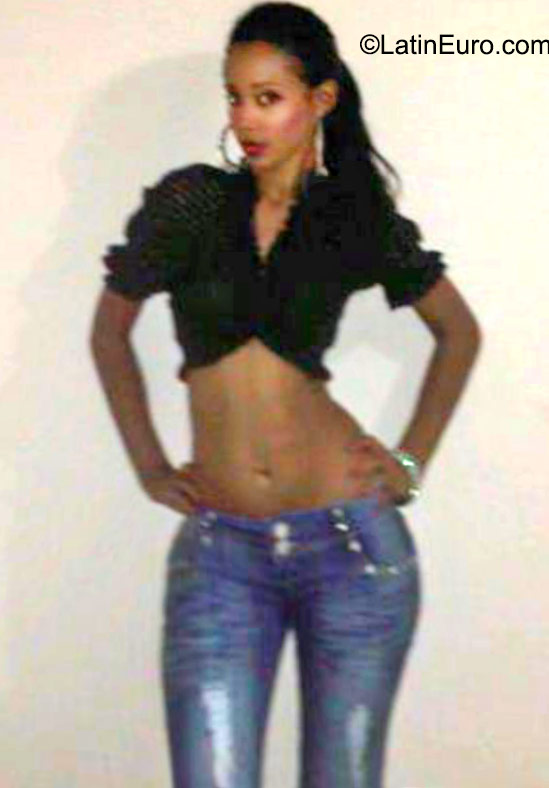 Date this gorgeous Dominican Republic girl Yenie from Higuey DO23646