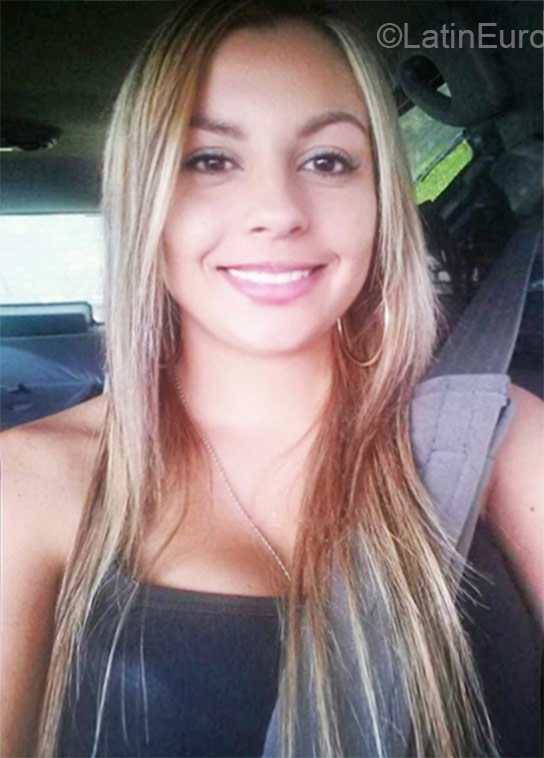 Date this charming Venezuela girl Iris from Barquisimeto VE644