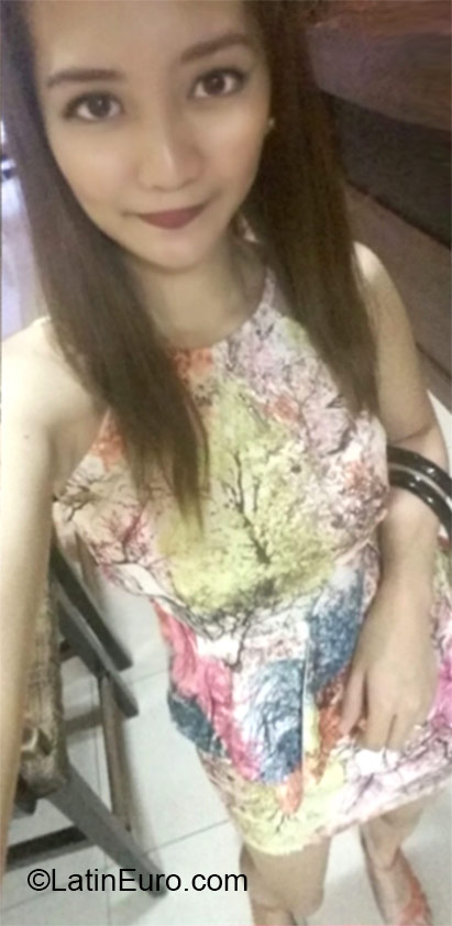 Date this lovely Philippines girl Cristina from Manila PH845