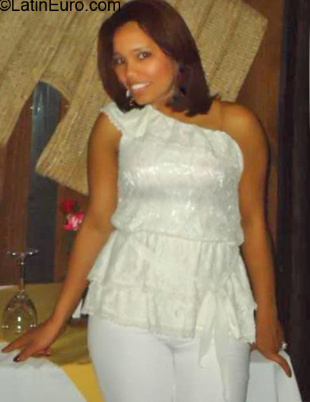 Date this young Dominican Republic girl Rudelanie from Santo Domingo DO24174