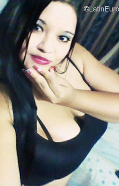 Date this passionate Colombia girl Andrea from Cali CO18481