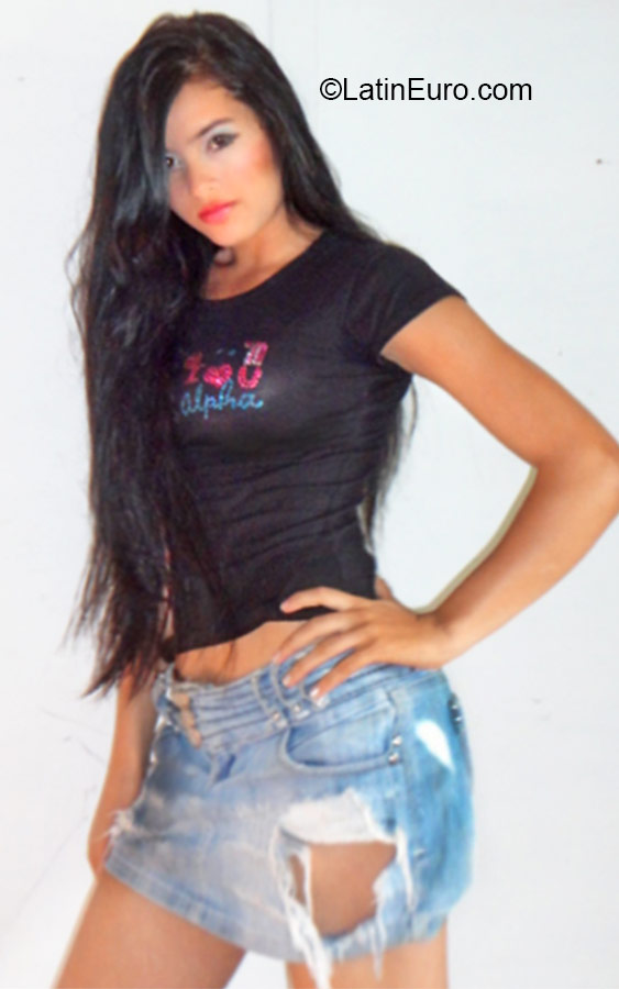 Date this athletic Colombia girl Brigitte from Pereira CO18490