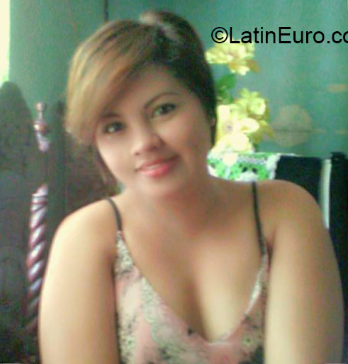 Date this pretty Philippines girl Caran from Manila PH860