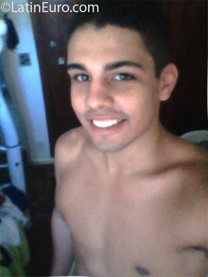 Date this funny Brazil man Tom from Vitoria BR9607