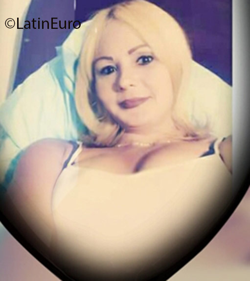 Date this stunning Dominican Republic girl Ani from Santiago DO25267