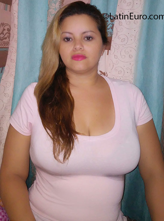 Date this good-looking Costa Rica girl Marbeli from San Jose CR331