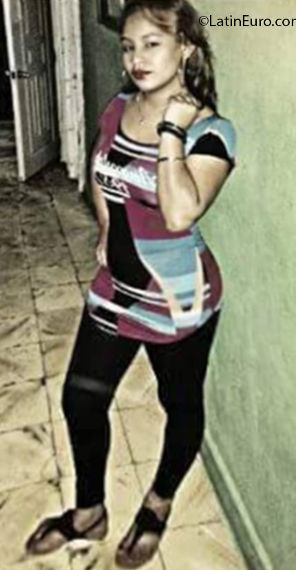 Date this charming Dominican Republic girl Camila Masiel from Santiago DO25845