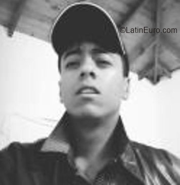 Date this hot Colombia man Carlos from Medellin CO19114