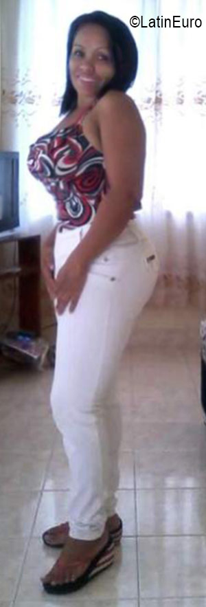Date this tall Colombia girl Yaneth from Guacari CO22090