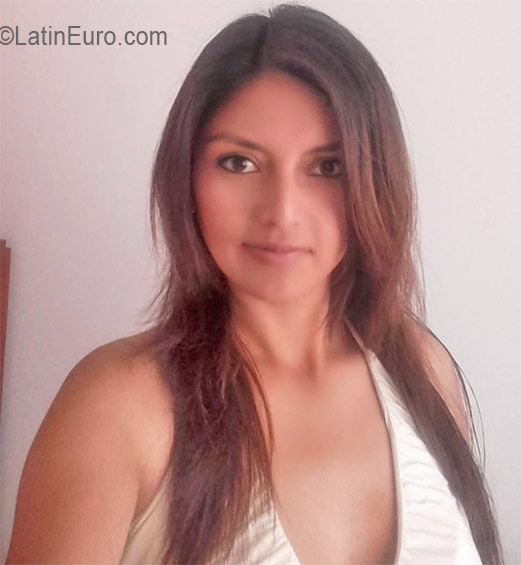 Date this georgeous Colombia girl Andrea from Bogota CO19436