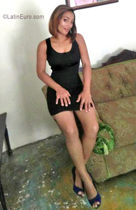 Date this lovely Dominican Republic girl Gisela from Santiago DO26534