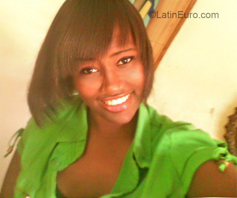 Date this delightful Dominican Republic girl Cindy from Santo Domingo DO26704