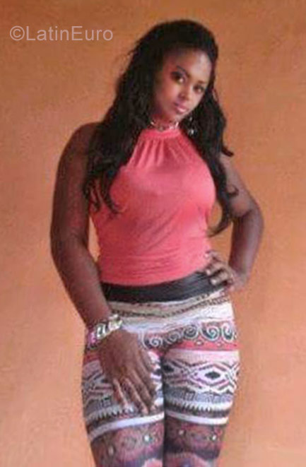 Date this sultry Jamaica girl Ana7824721 from Montego Bay JM2365