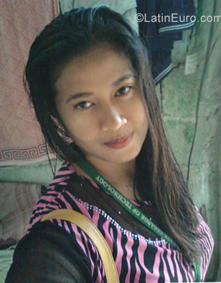 Date this hot Philippines girl Rita from Surigao City PH939