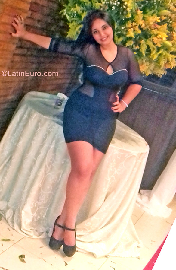 Date this delightful Brazil girl Pricila from Ipatinga BR9836
