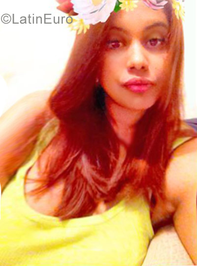 Date this stunning Dominican Republic girl Yasmin from Santiago DO27027