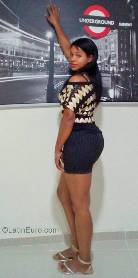 Date this exotic Dominican Republic girl Francisca from Santo Domingo DO27299