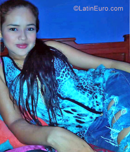 Date this passionate Colombia girl Paola from Barranquilla CO20427