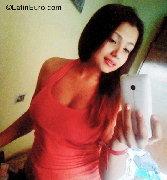 Date this attractive Colombia girl Luisa from Pereira CO20668