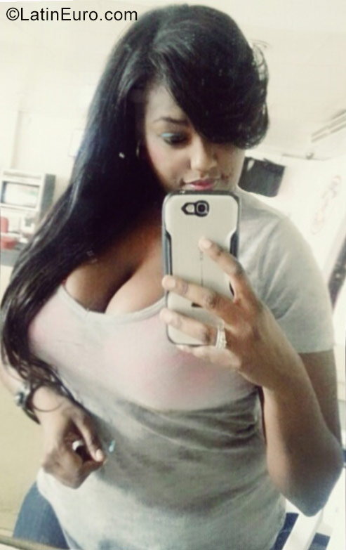 Date this lovely Dominican Republic girl Luz from Santo Domingo DO27863