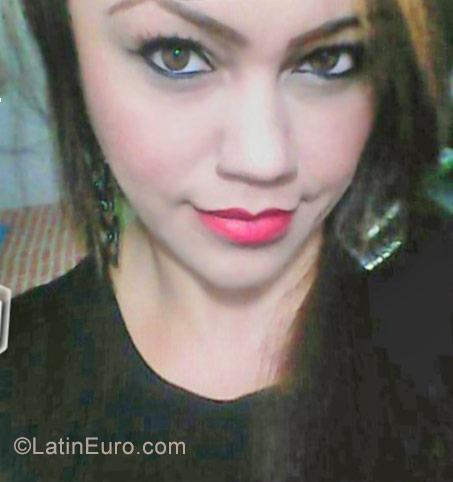 Date this attractive Colombia girl Marcela from Medellin CO20735