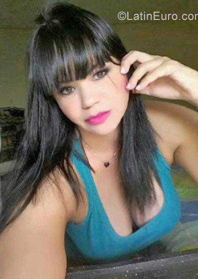 Date this hot Brazil girl Andreia from Goiania BR9947