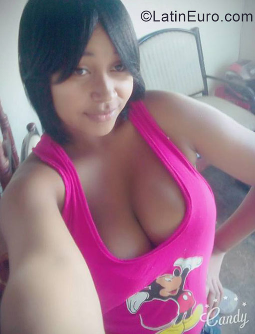 Date this charming Dominican Republic girl Morenita rd from Constaza DO28441