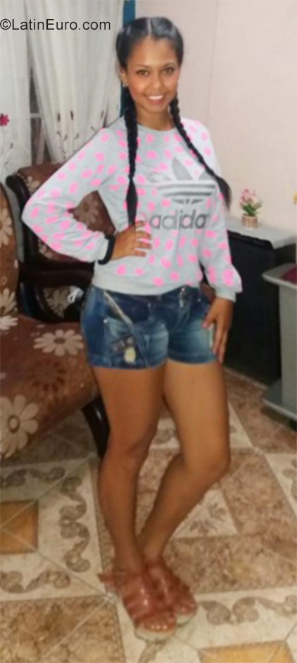 Date this athletic Colombia girl Jenni from Cali CO21312