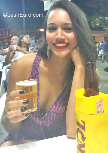 Date this nice looking Brazil girl Jessica from Sao Paulo BR10041