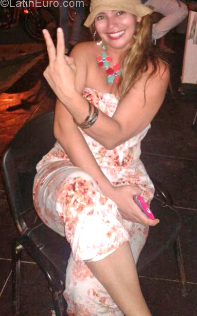 Date this voluptuous Colombia girl MercedesD from Sincelejo CO21714