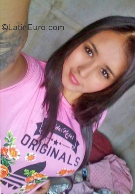 Date this gorgeous Colombia girl Vanesa from Bogota CO21988