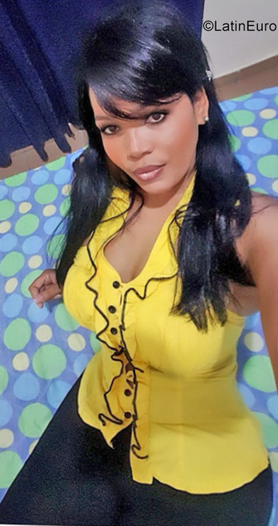 Date this nice looking Dominican Republic girl Marlen from Santo Domingo DO29664