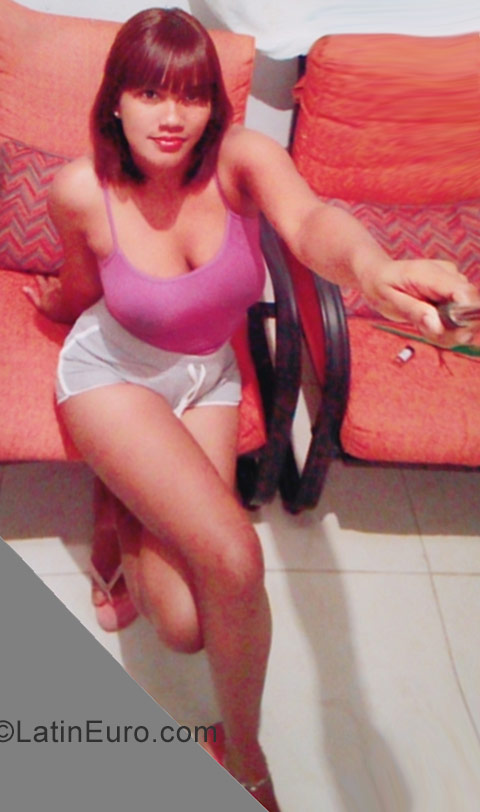 Date this foxy Dominican Republic girl Eli from Cotui DO30749