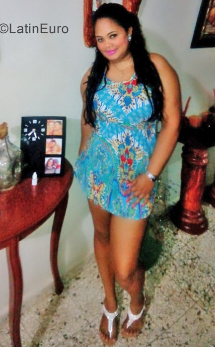 Date this exotic Dominican Republic girl Cynthia from Santo Domingo DO31268