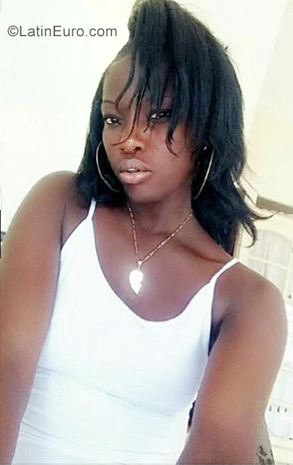 Date this nice looking Jamaica girl Delisha from Kingston JM2553