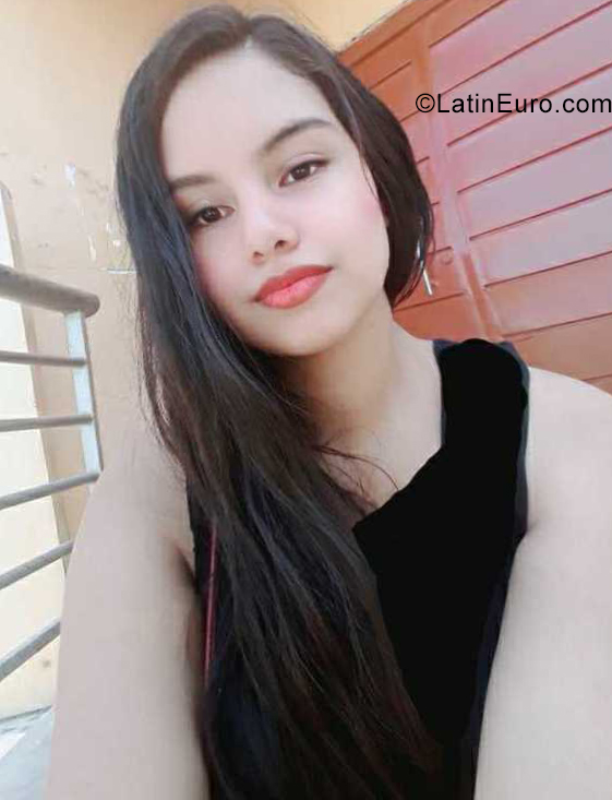 Date this charming Peru girl Flor from Piura, Lima PE1790