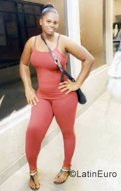 Date this nice looking Jamaica girl Simone from Montego Bay JM2717