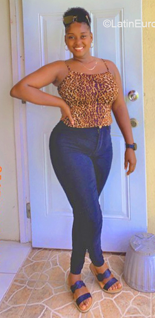 Date this hot Jamaica girl Danna from Kingston JM2735