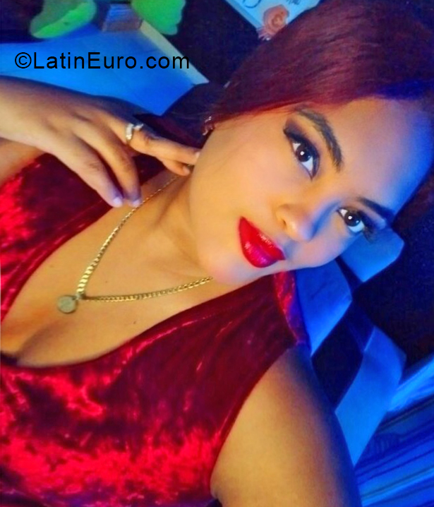Date this exotic Colombia girl Brenda from Cali CO31823