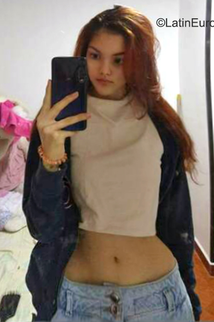 Date this nice looking Colombia girl Sara from Cartagena CO31765