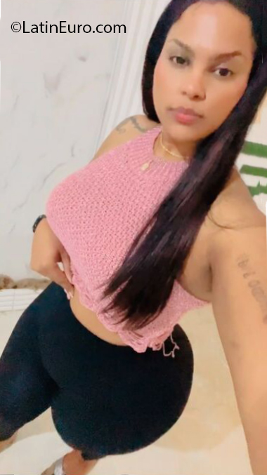 Date this hard body Dominican Republic girl Louisa from Santiago DO41022