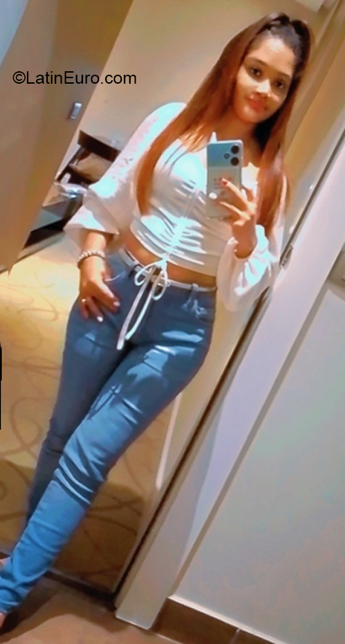 Date this funny Dominican Republic girl Anaia - Miguelina from Santo Domingo DO41052