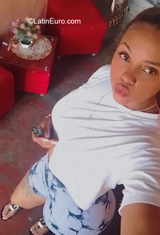 Date this good-looking Dominican Republic girl Kimberly from Santo Domingo Norte DO41120