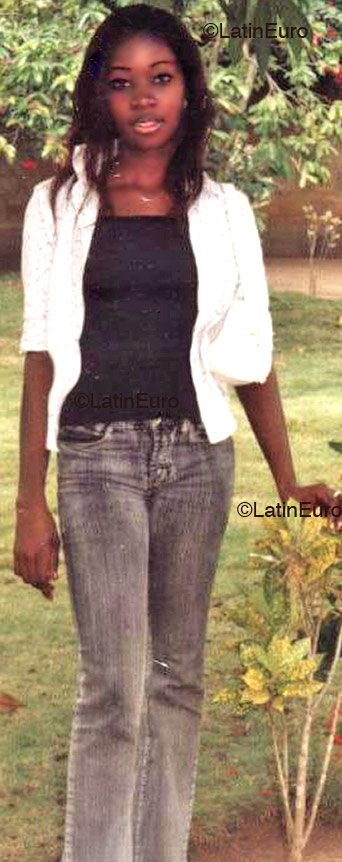 Date this tall Any Country girl Willy from  A9558